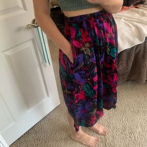 Vibrant 80s-90s print high rise skirt with pockets